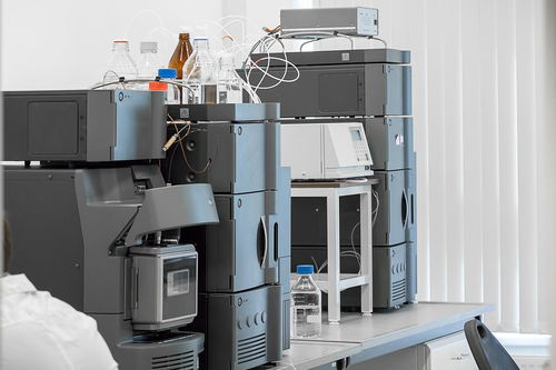 教学仪器设备与教育软件 现代教育技术的双翼